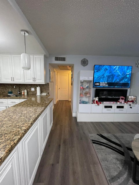 Tiny photo for 3021 Ellesmere B #3021, Deerfield Beach, FL 33442 (MLS # R11156610)