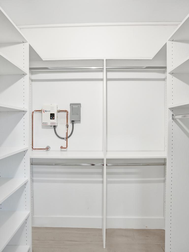 SANTA BARBARA SHORES - Residential Lease