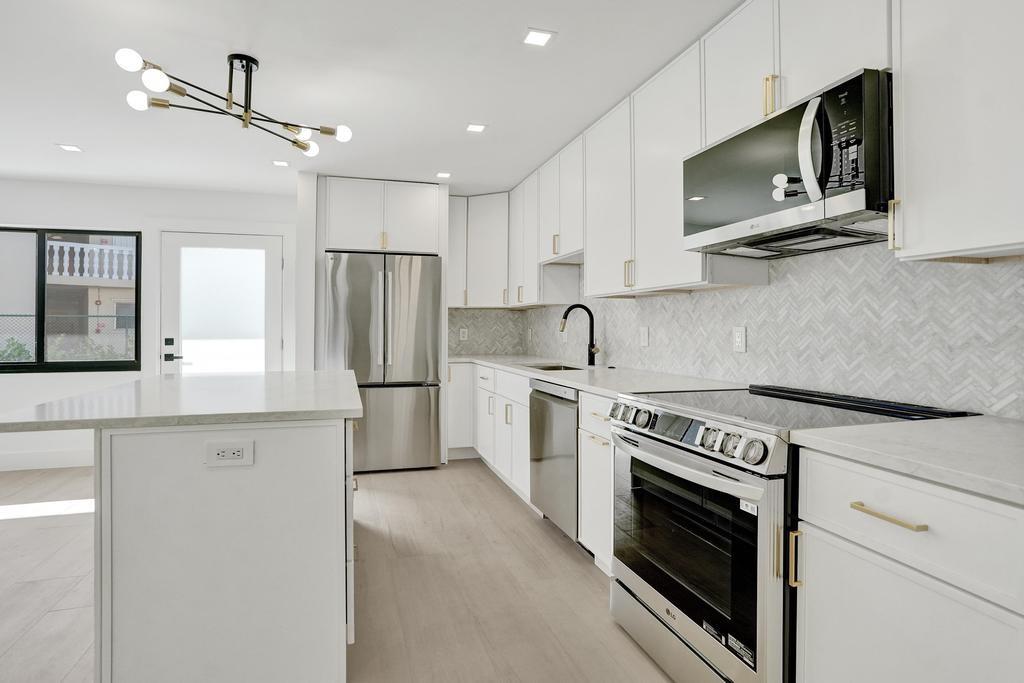 SANTA BARBARA SHORES - Residential Lease