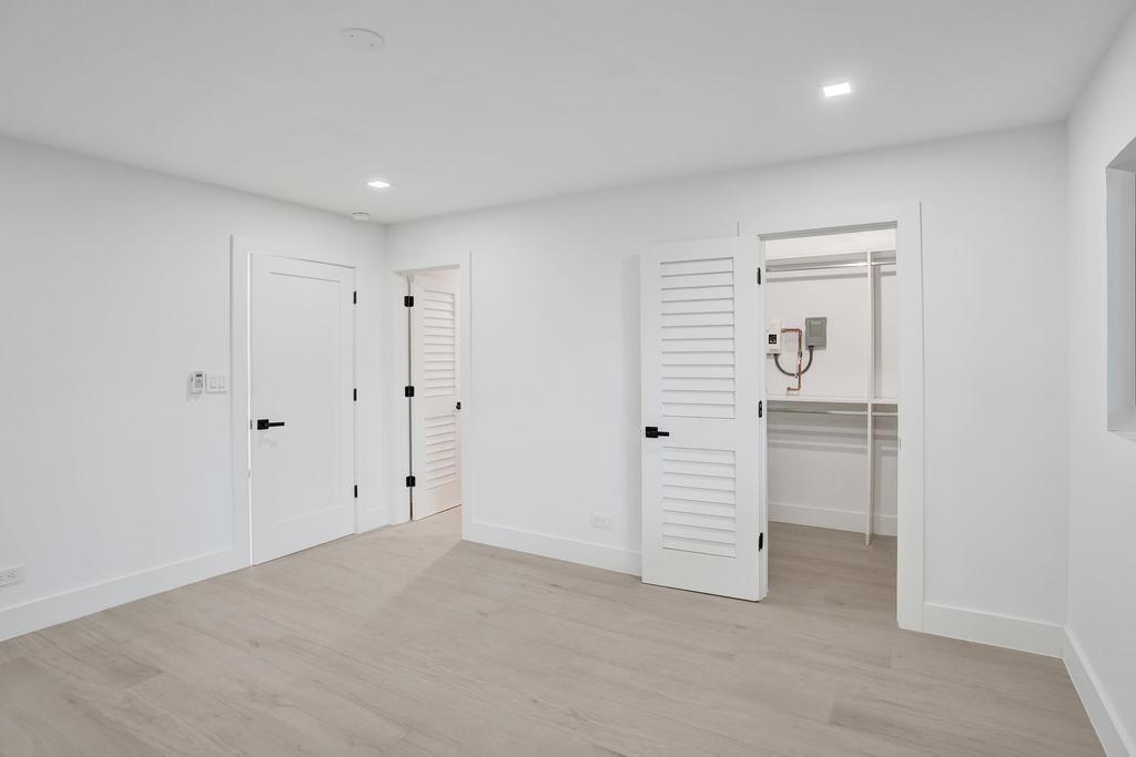 SANTA BARBARA SHORES - Residential Lease