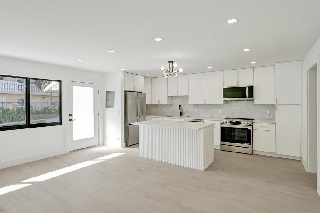 SANTA BARBARA SHORES - Residential Lease