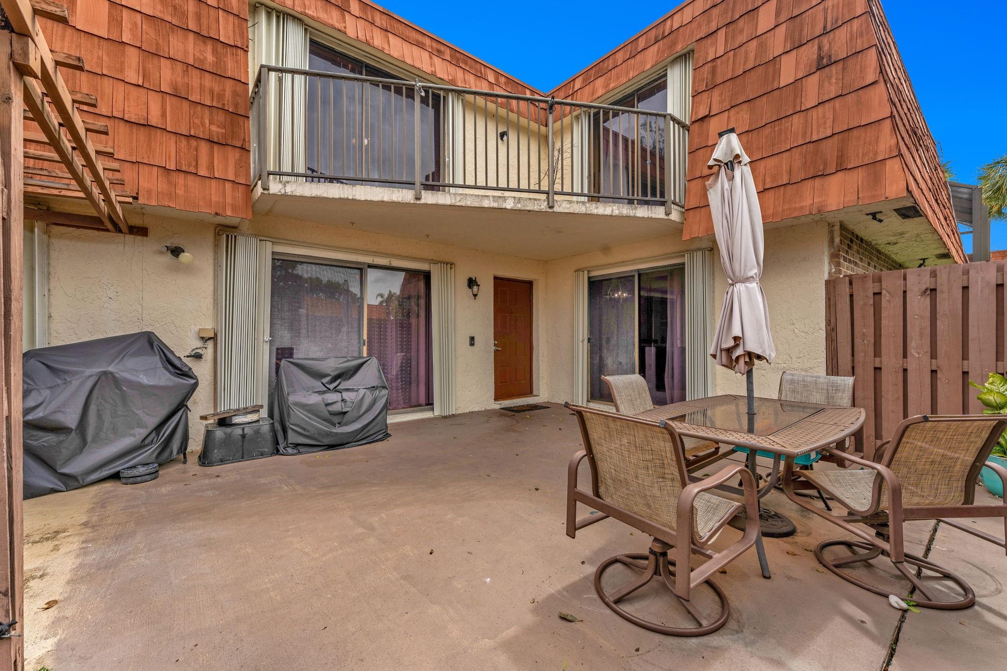 8437 N Coral Cir 8437