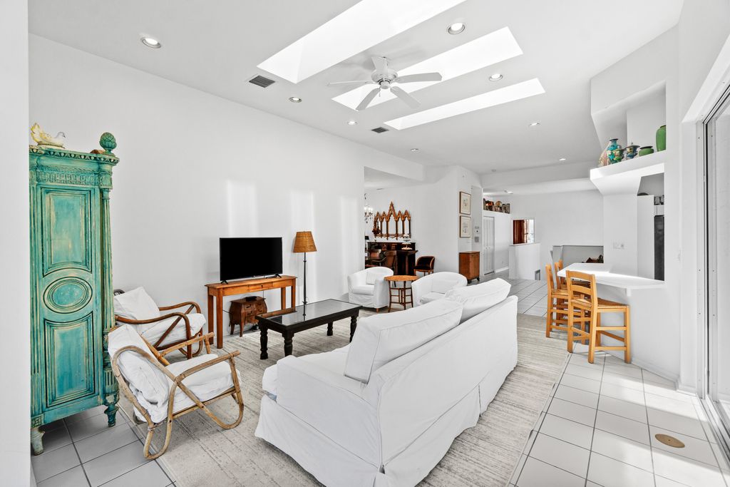 Photo of 5142 Lake Catalina Drive #B, Boca Raton, FL 33496 (MLS # R11164791)