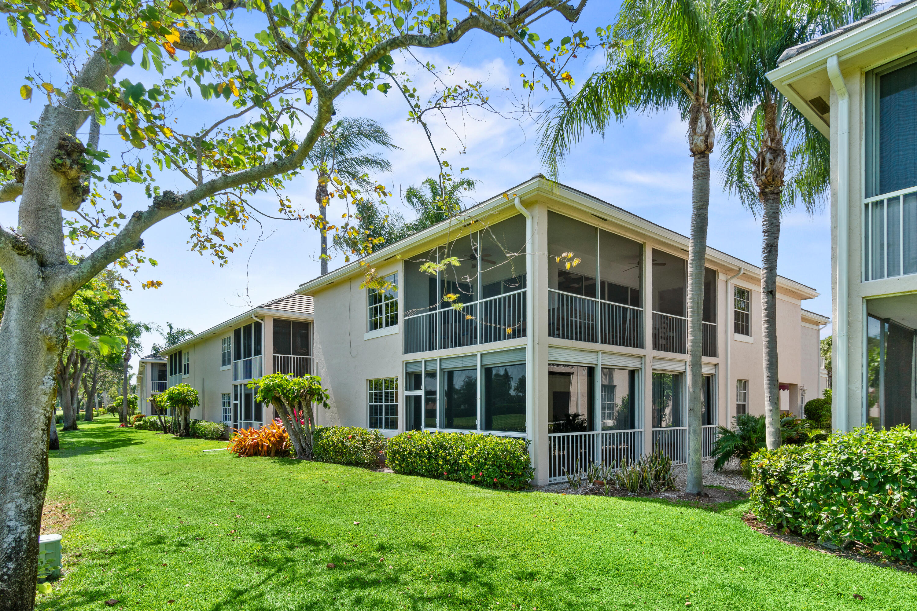 CATALINA / POLO CLUB - Residential