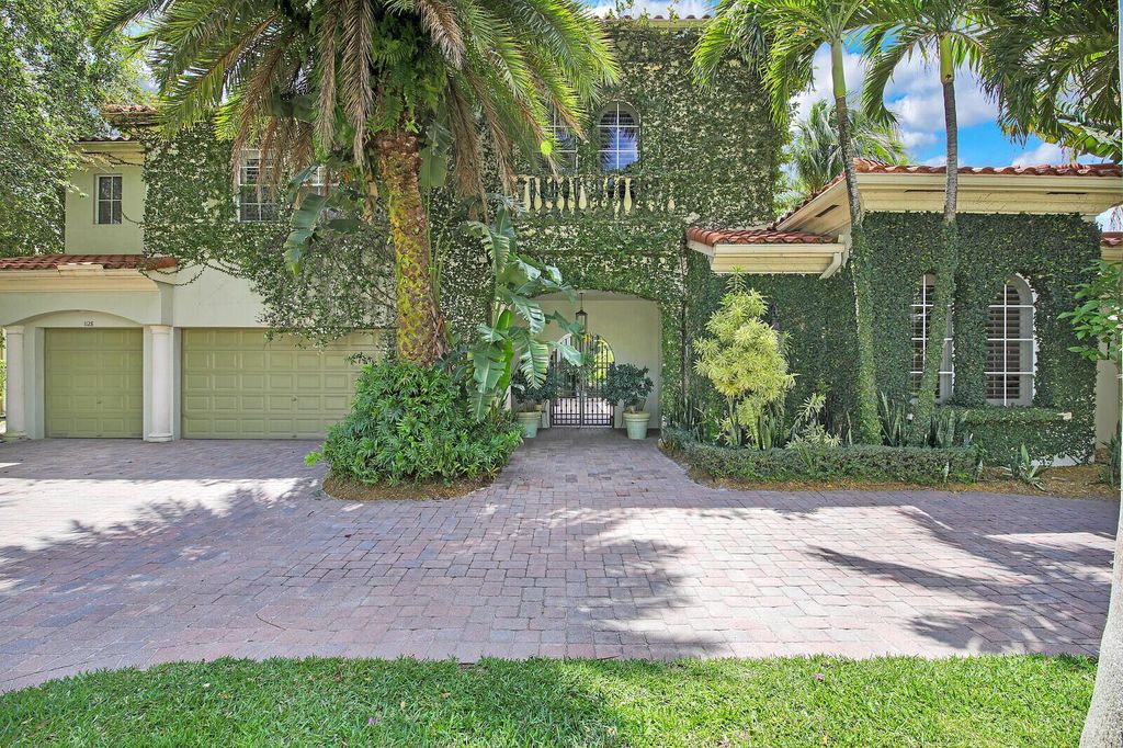 Photo of 1128 San Michele Way, Palm Beach Gardens, FL 33418 (MLS # R10893463)