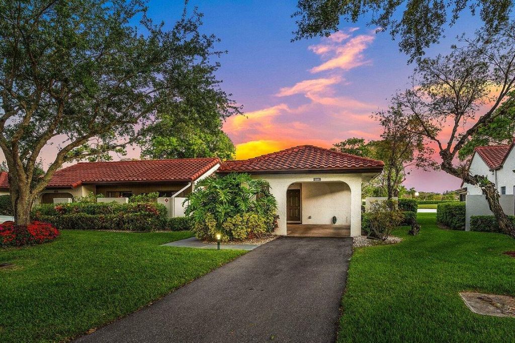 Photo of 21481 Cypress Hammock Drive #31b, Boca Raton, FL 33428 (MLS # R11078512)