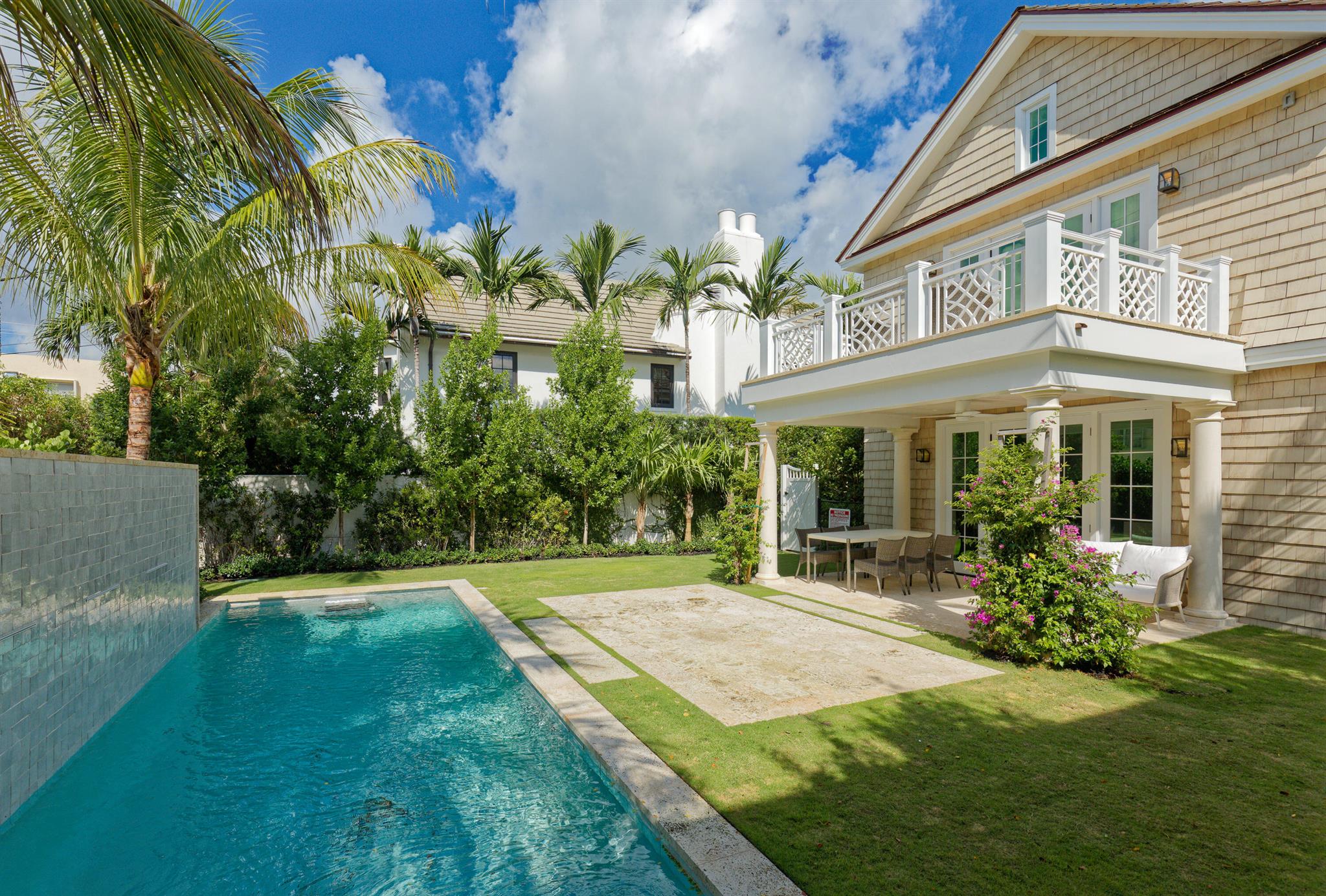View photos, virtual tours, details... 164 Seaspray Avenue