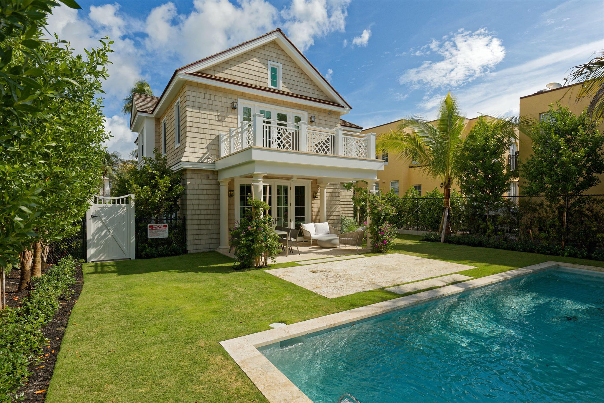 View photos, virtual tours, details... 164 Seaspray Avenue