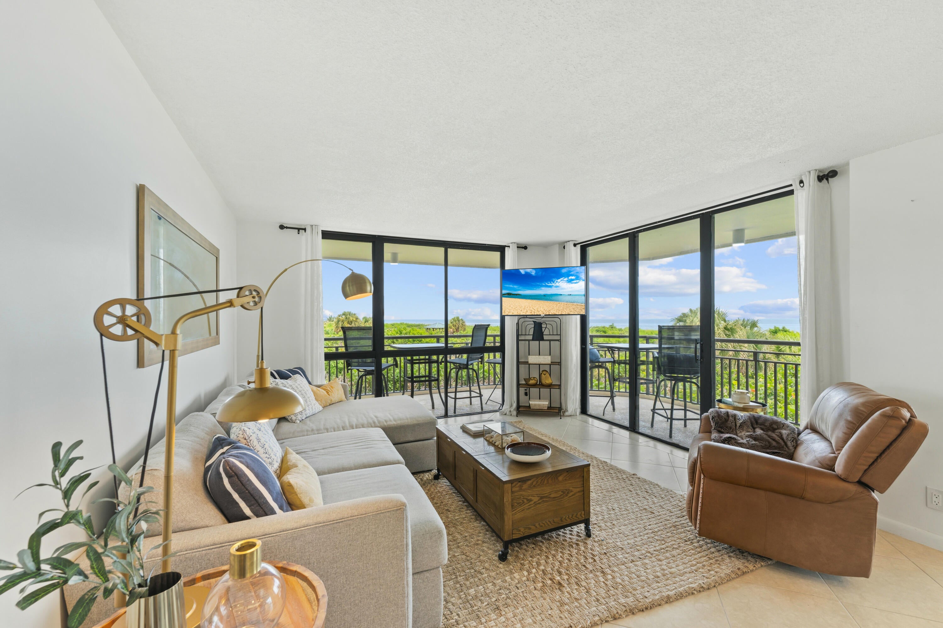 2800 N HIGHWAY A1A 204