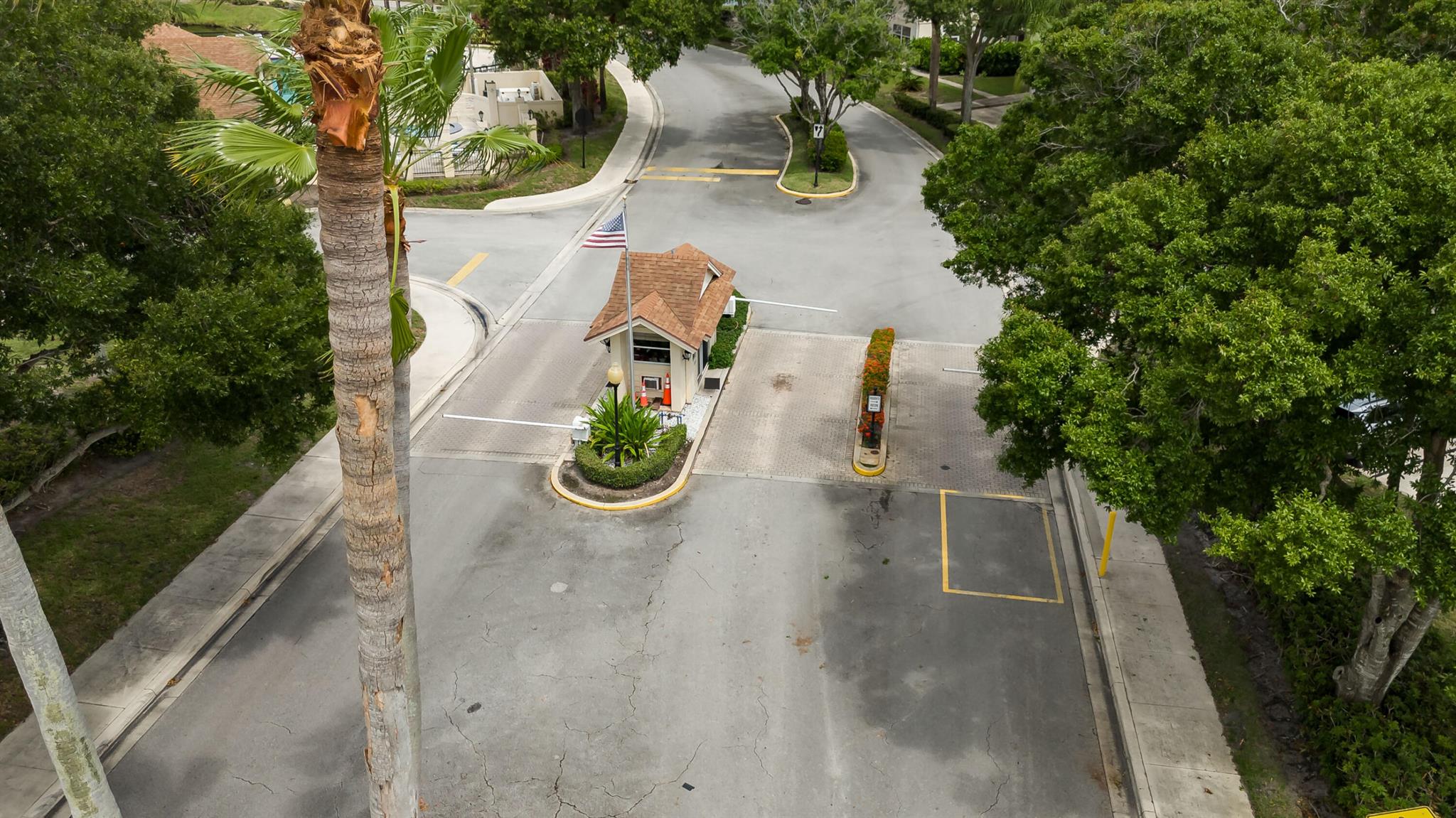 WELLESLEY AT LAKE CLARKE - Residential