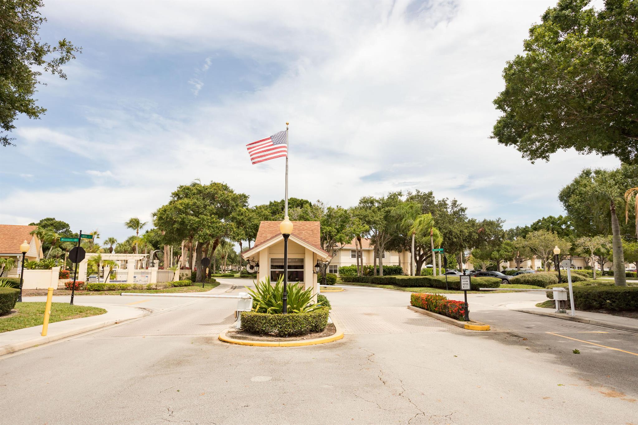 WELLESLEY AT LAKE CLARKE - Residential