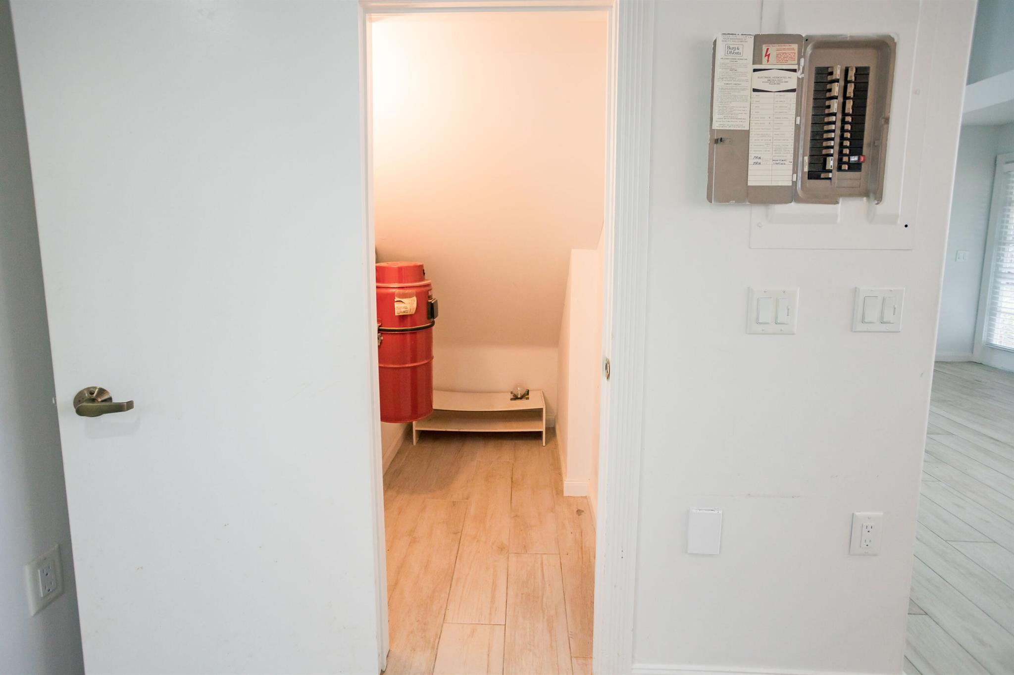 WELLESLEY AT LAKE CLARKE - Residential