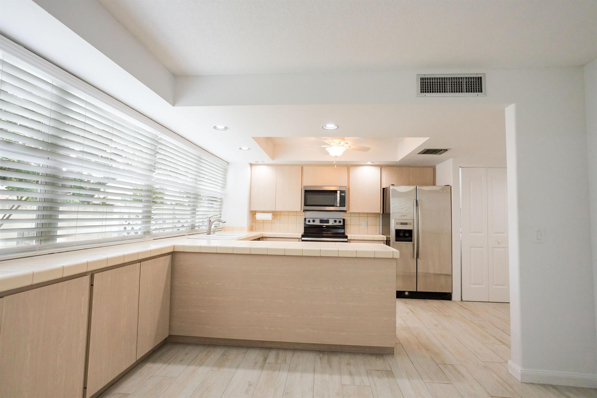 WELLESLEY AT LAKE CLARKE - Residential