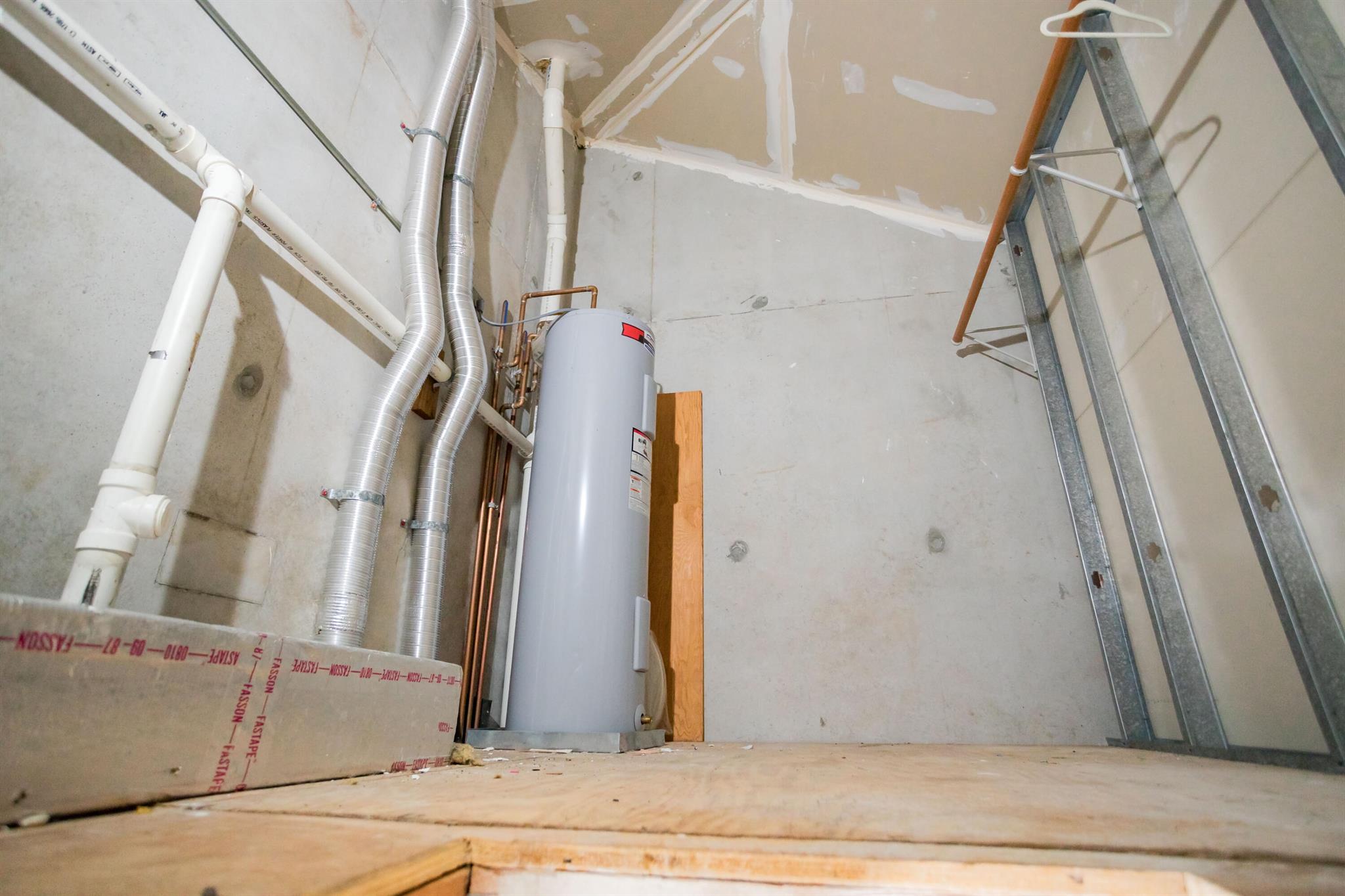 WELLESLEY AT LAKE CLARKE - Residential