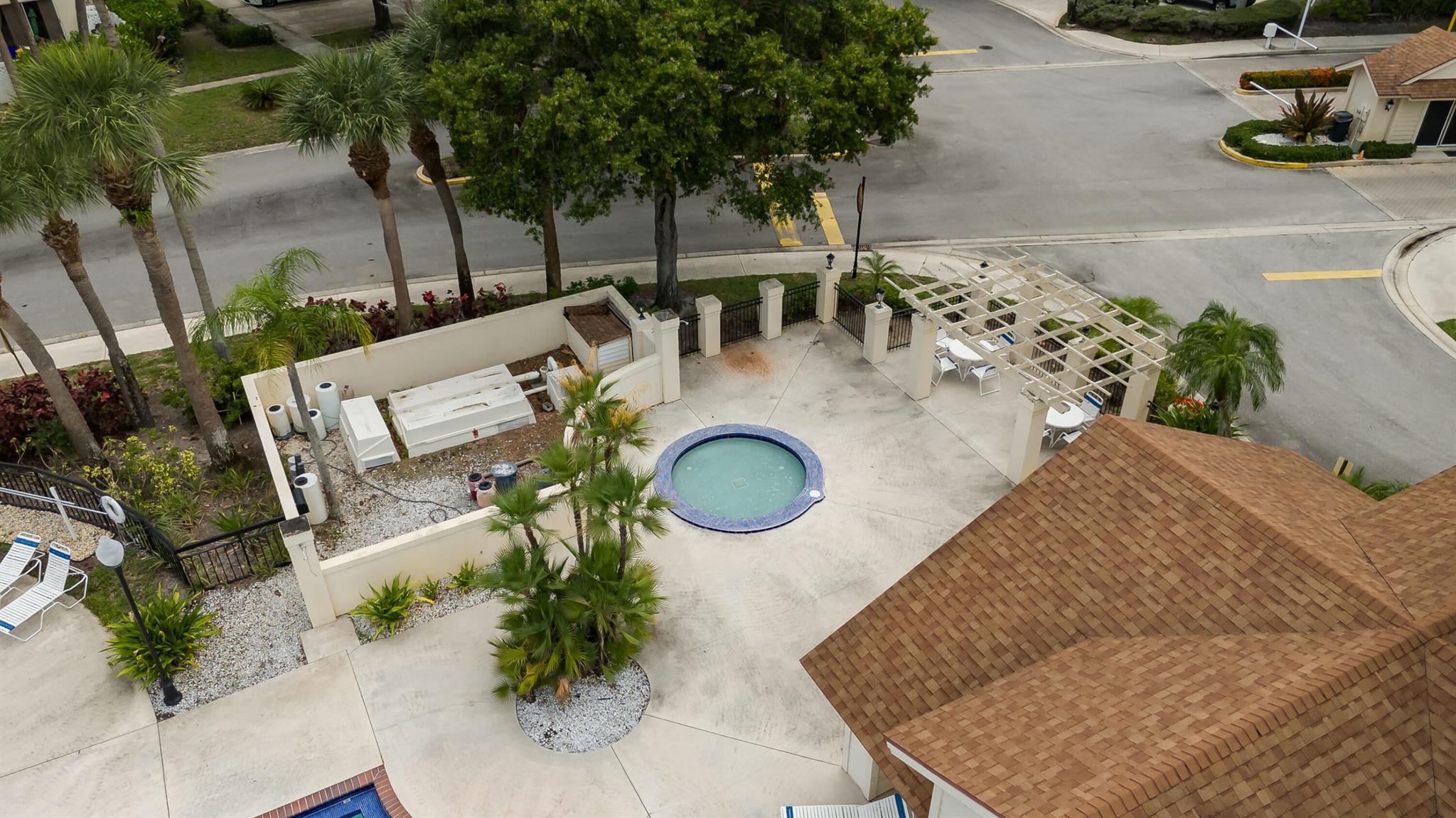 WELLESLEY AT LAKE CLARKE - Residential