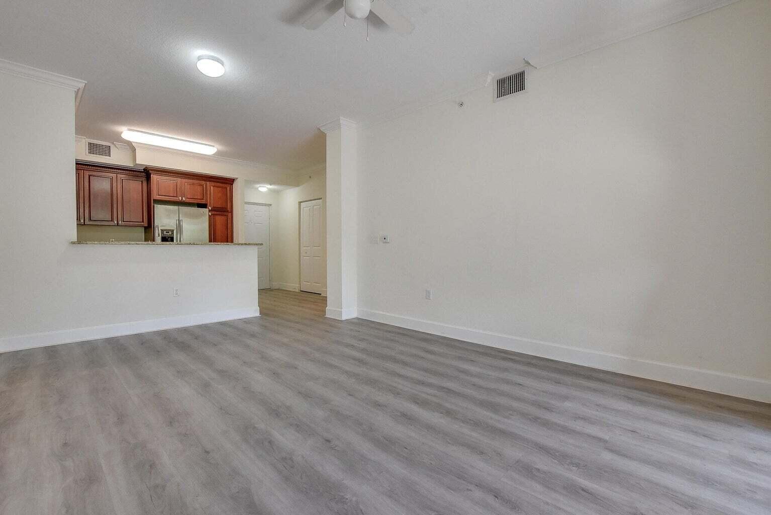 VIZCAYA LAKES CONDO - Residential Lease