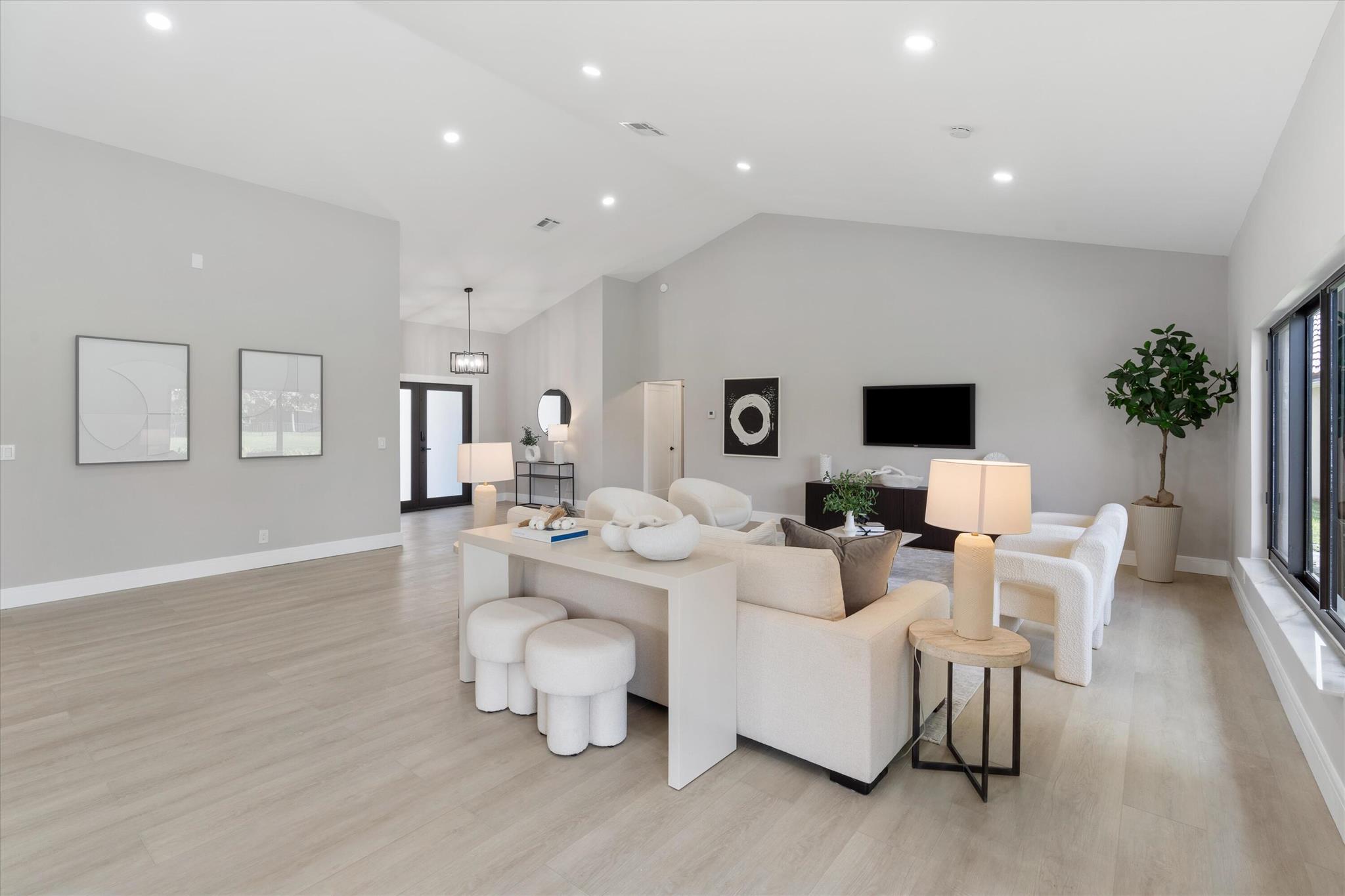 9471 Sun Pointe Drive