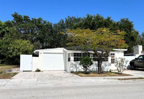 Single Family Residence in Fort Lauderdale FL 1220 Andrews Ave Ave.jpg