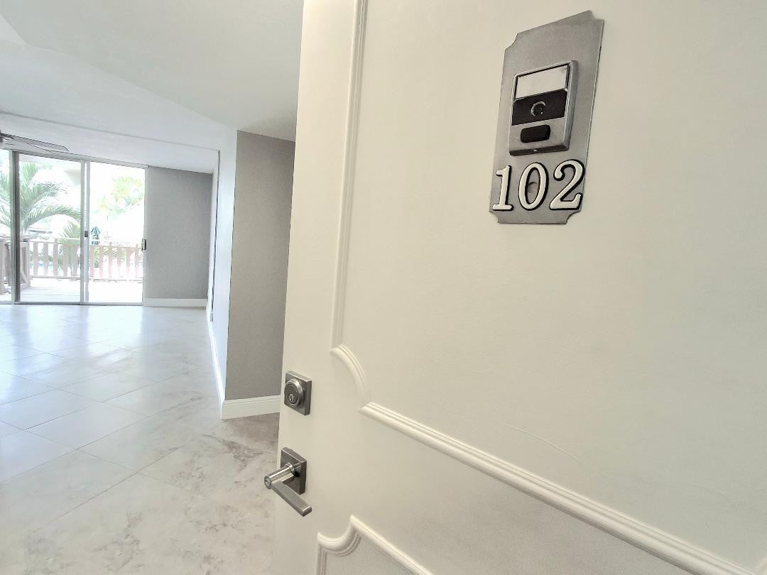 1421 S OCEAN Boulevard S 102