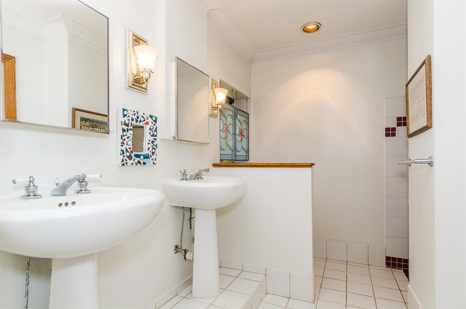 LAKEVIEW - Residential