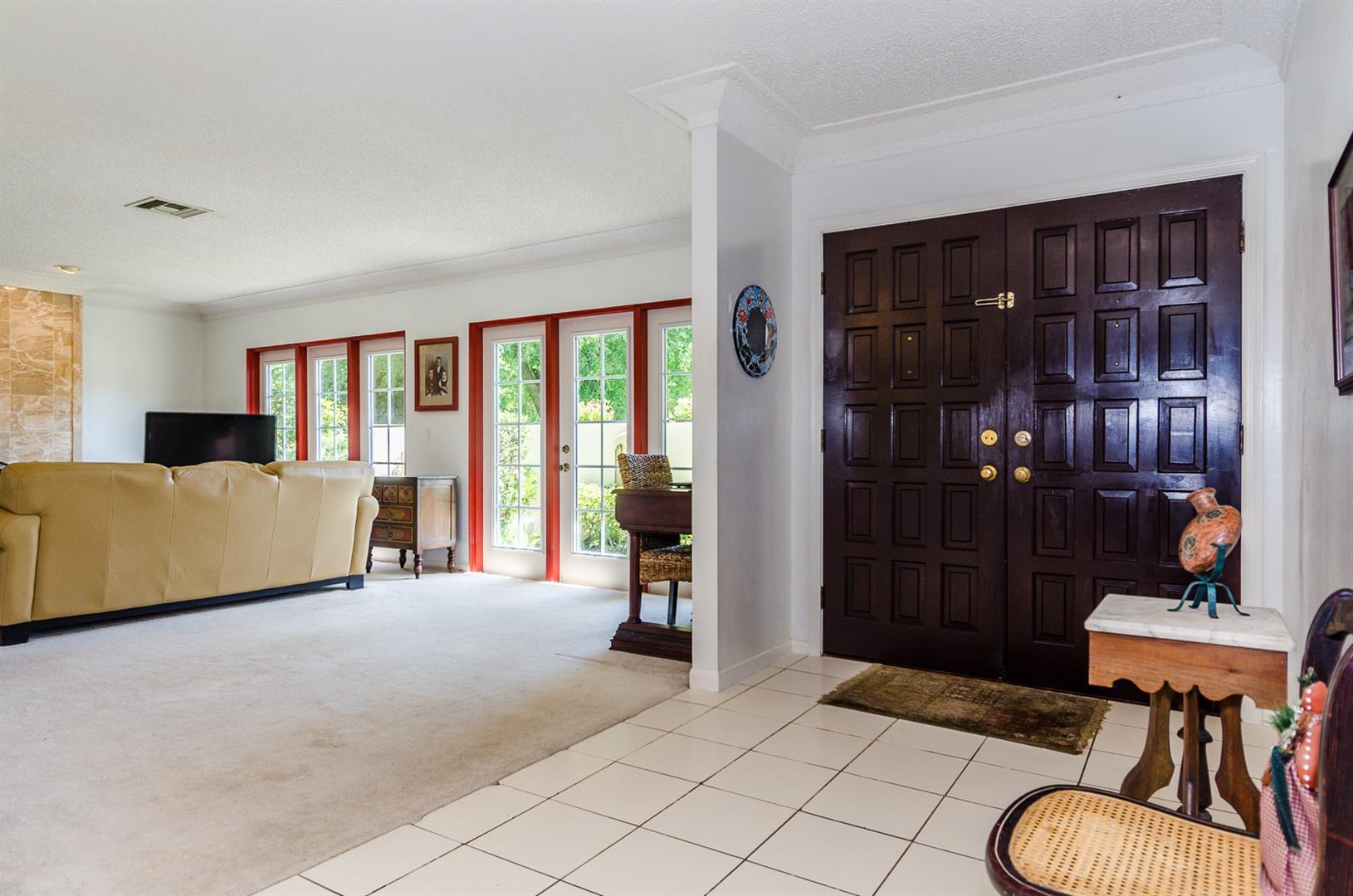 LAKEVIEW - Residential