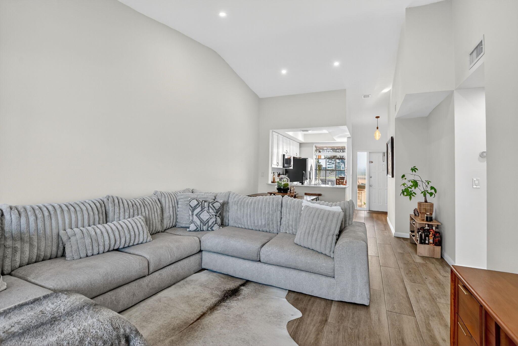 MEADOWRIDGE CONDO - Residential