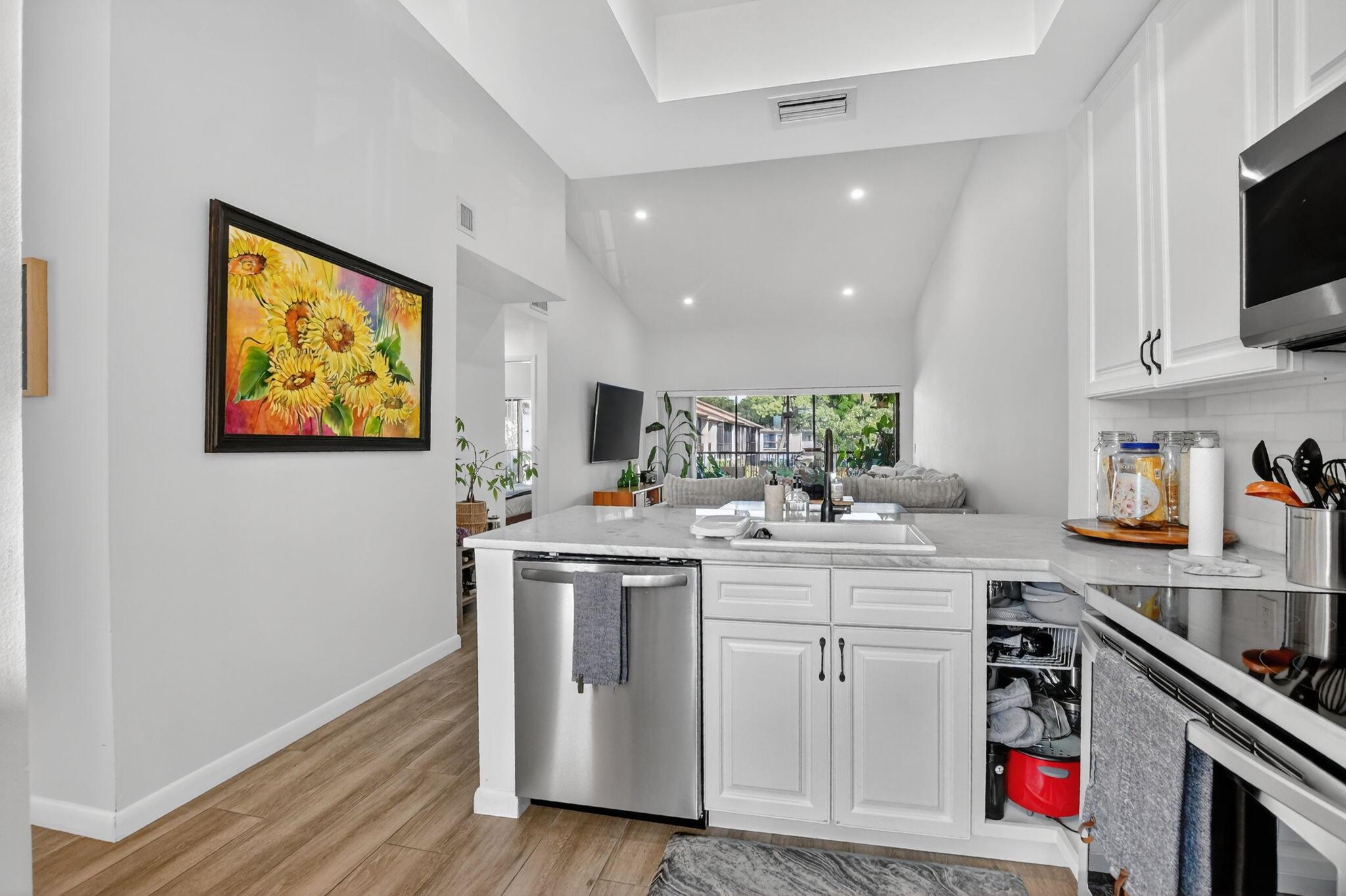 MEADOWRIDGE CONDO - Residential