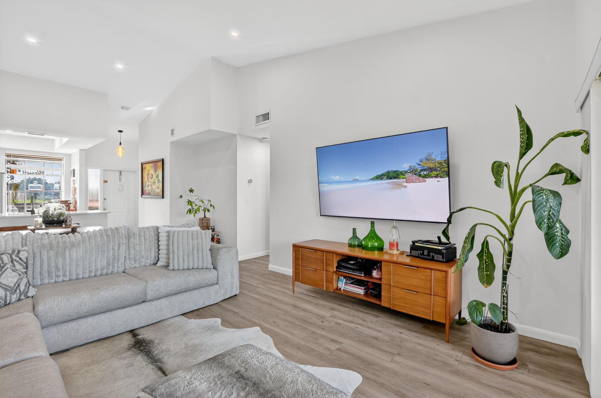 MEADOWRIDGE CONDO - Residential