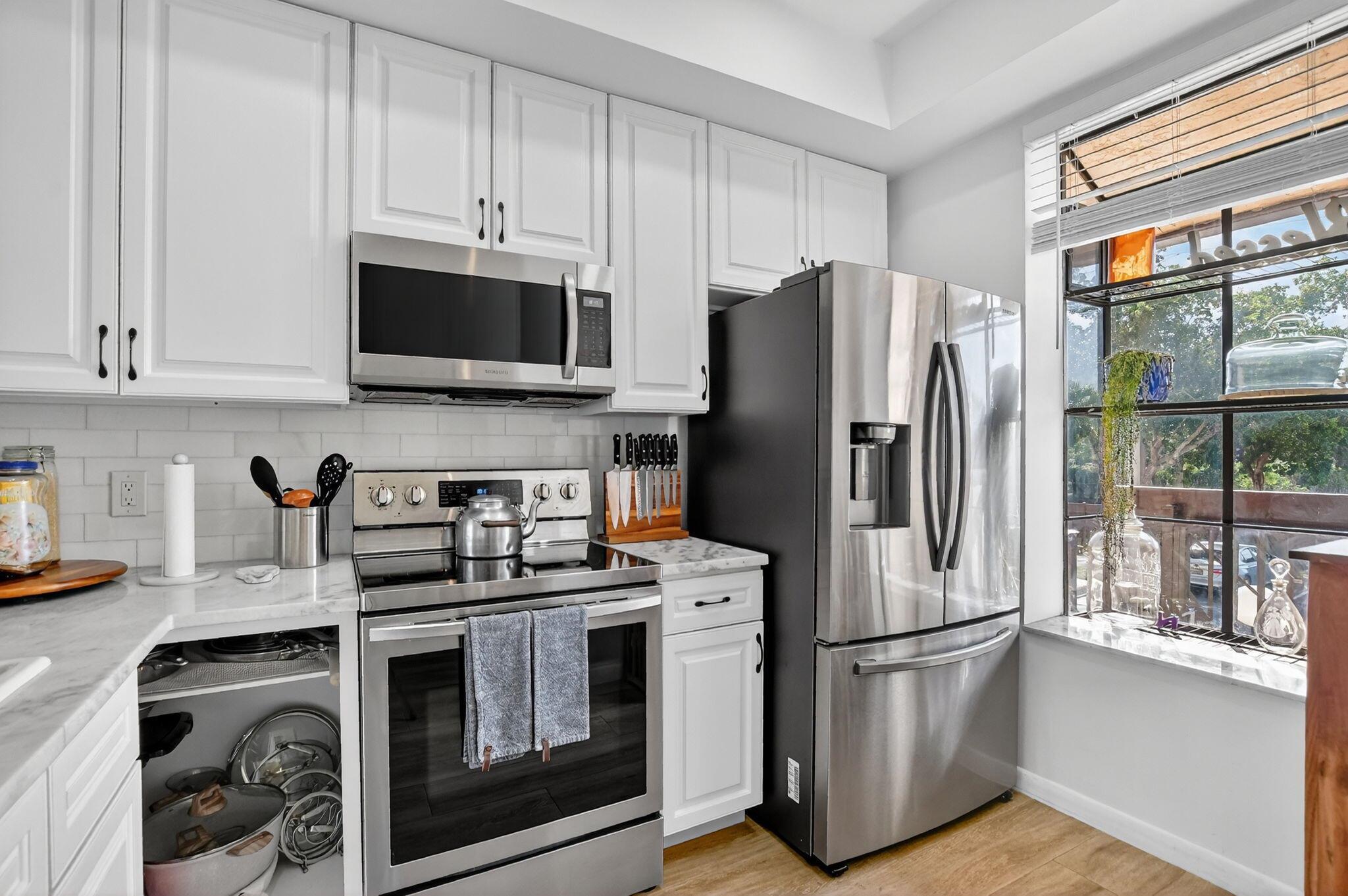 MEADOWRIDGE CONDO - Residential