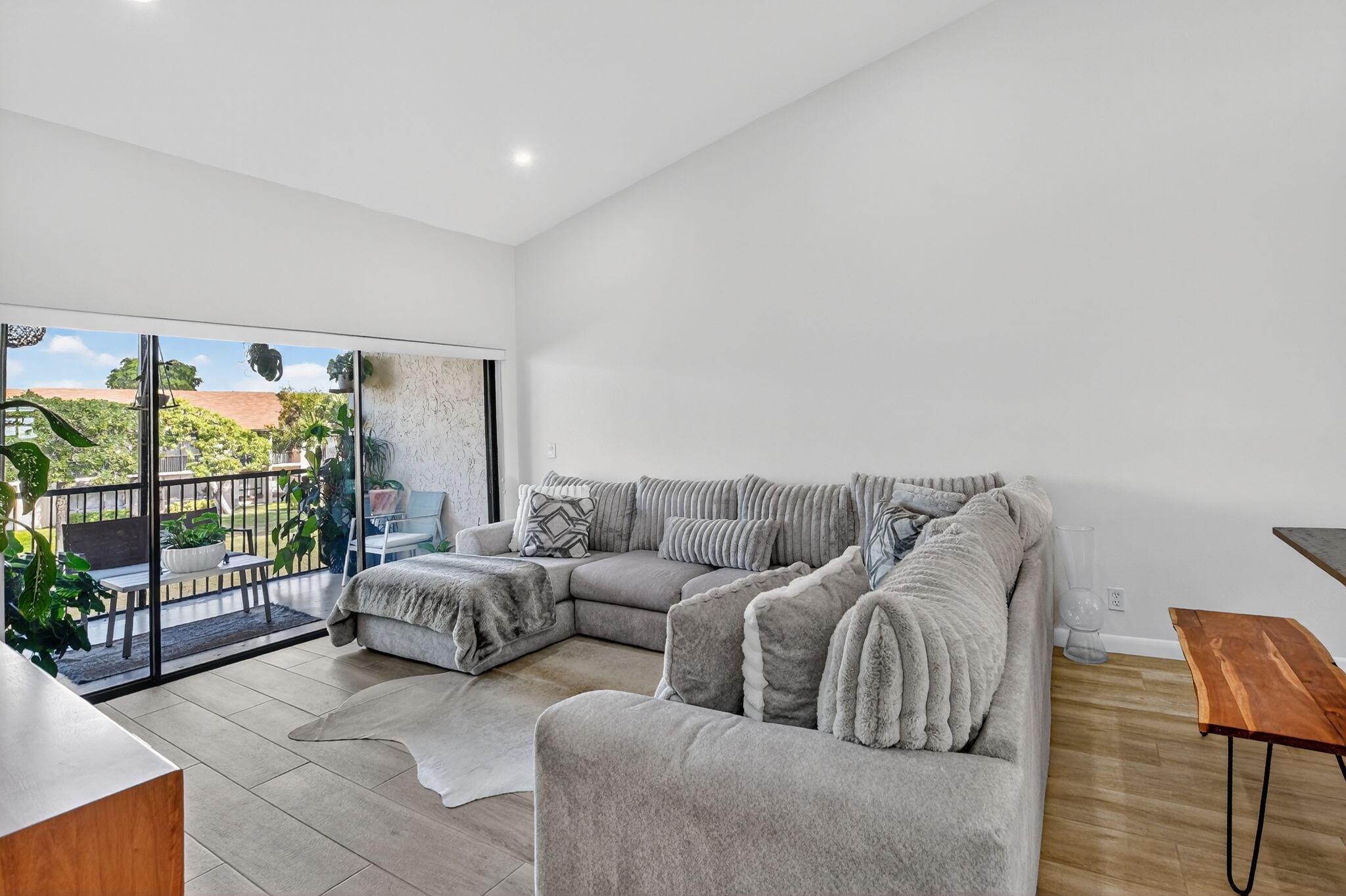 MEADOWRIDGE CONDO - Residential