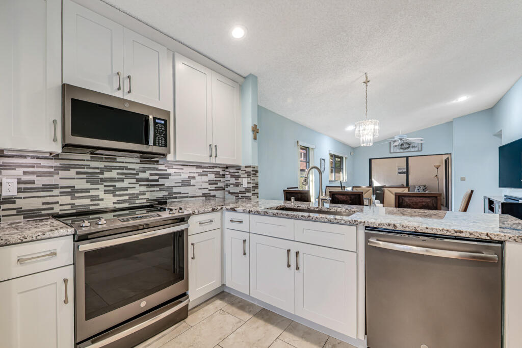 Huntington Pointe - Residential