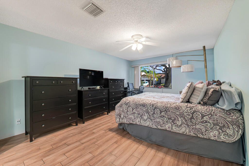 Huntington Pointe - Residential