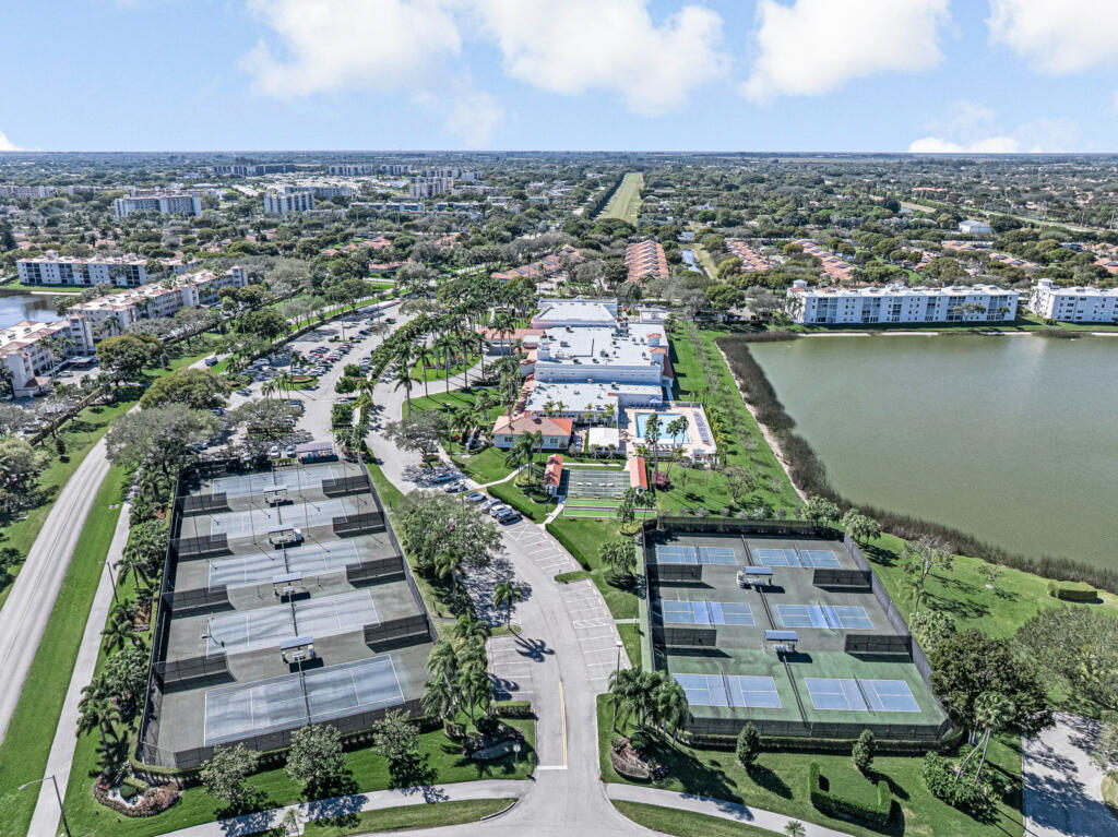 Huntington Pointe - Residential