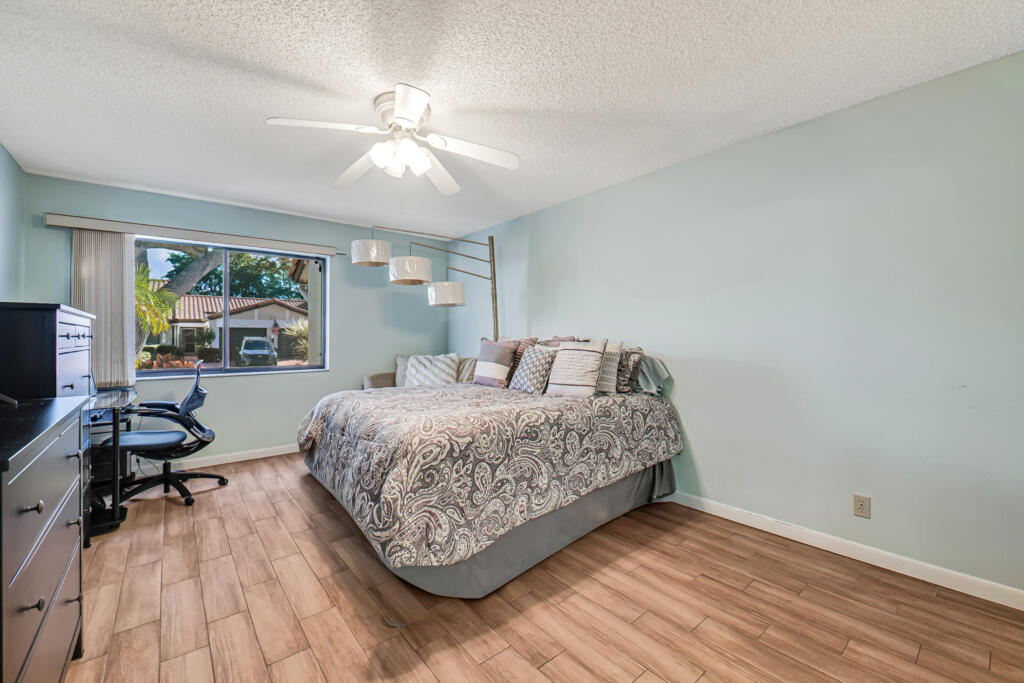 Huntington Pointe - Residential