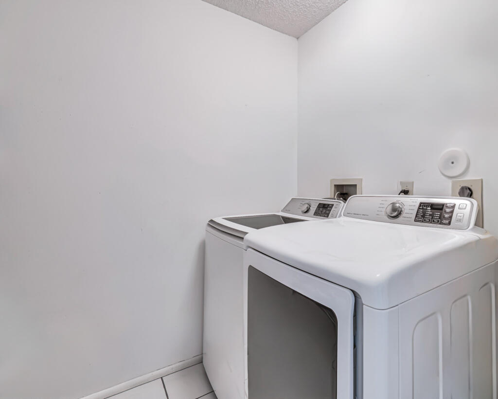 Huntington Pointe - Residential