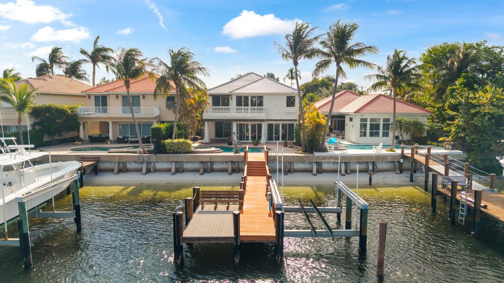 Photo of 712 SANDY POINT Lane, North Palm Beach, FL 33410 (MLS # B26065291)