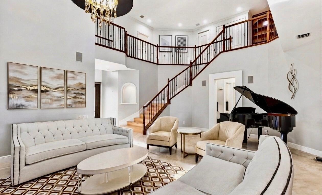 712 SANDY POINT Lane