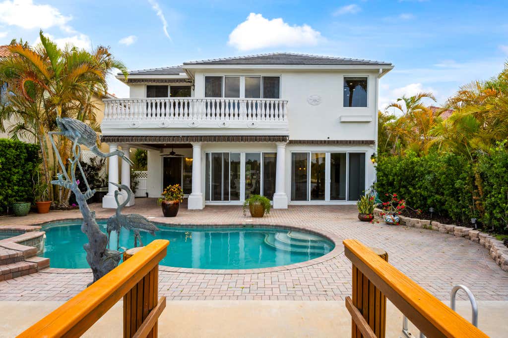 Photo of 712 SANDY POINT Lane, North Palm Beach, FL 33410 (MLS # B26065291)