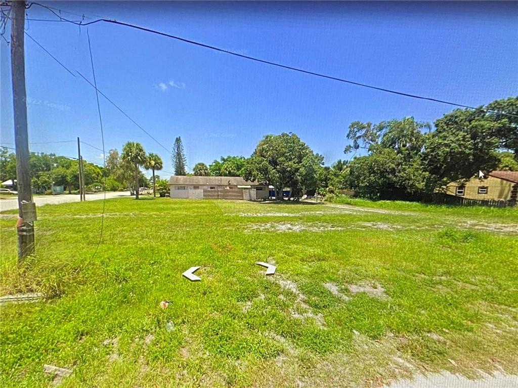 Single Family Lot in Fort Pierce.