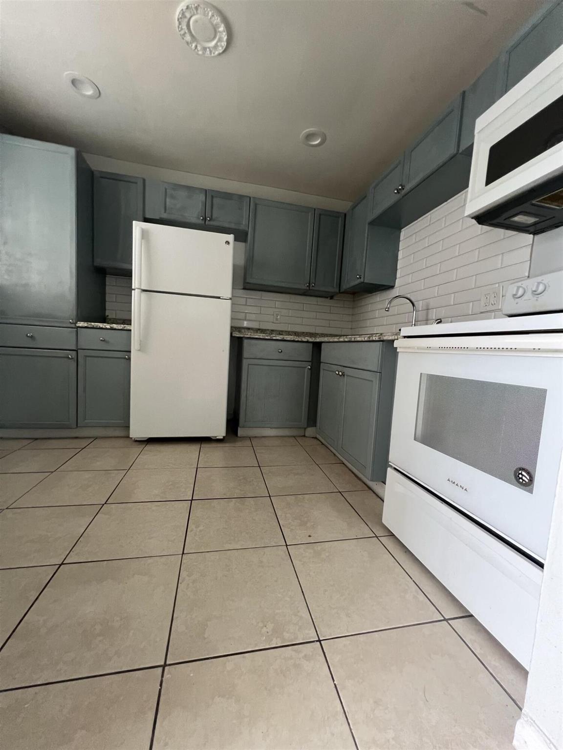 First month and security deposit to move-in! Awesome three-bedroom apartment located in Fort Pierce. Meet your new home at Louisiana Apartments and enjoy comfort and convenience. With easy access to downtown attractions, dining hotspots, and pristine beaches just moments away, this apartment presents an unparalleled opportunity for refined coastal living.$100/month flat fee for water utility. Maximum of two vehicles only. Fast and easy application process. Move in ready!