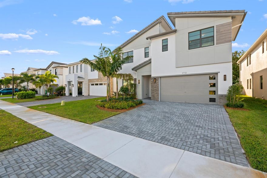 Nestled on a private cul-de-sac, the 3,915 square feet Sandro plan offers a spacious two story home including 4 bedrooms and 3.5 baths. The home is perfect for entertaining and hosting, or to sit back and relax in luxury. The plan also includes a flex room, which would be perfect for a club, game room or study. Just down the street from the home sits a beautiful lake, gazebo and playground.