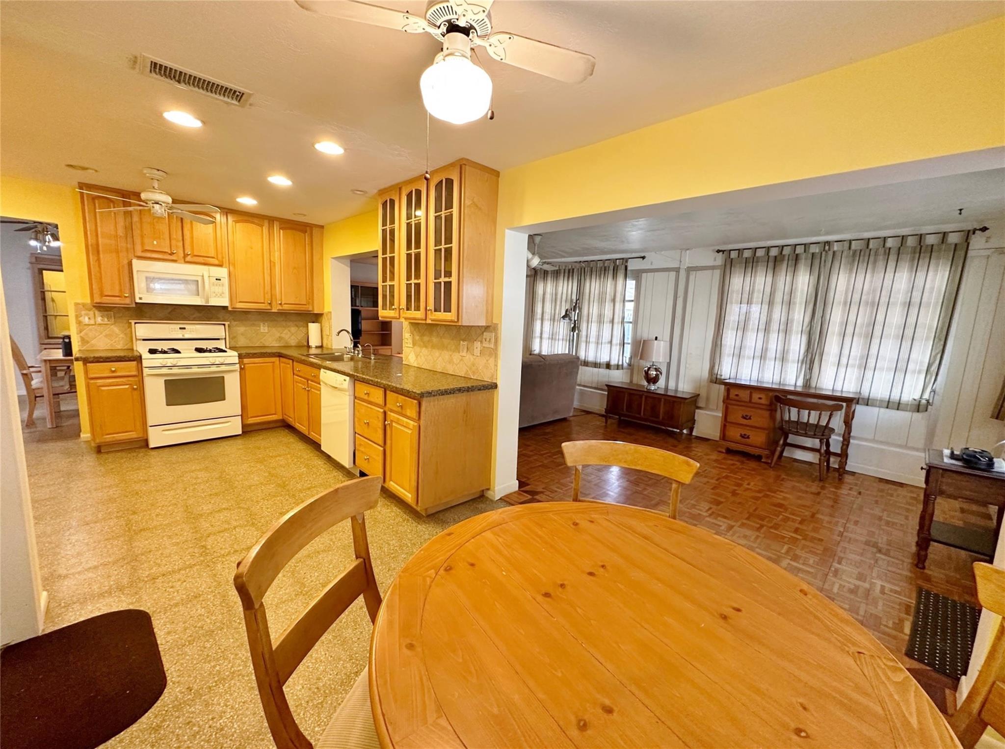 Sunrise Golf Village Firs - Residential