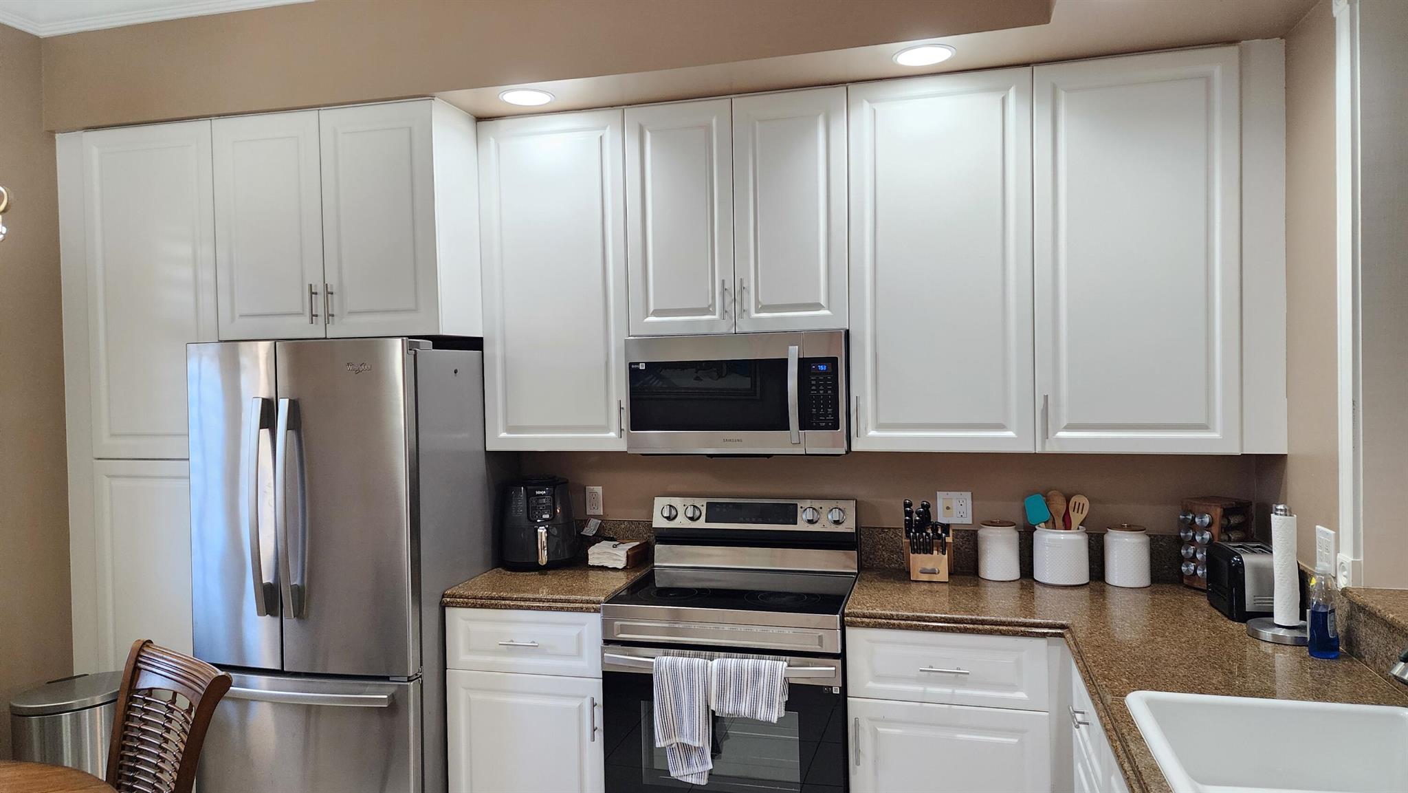 HARBOUR ISLE AT HUTCHINSO - Residential Lease