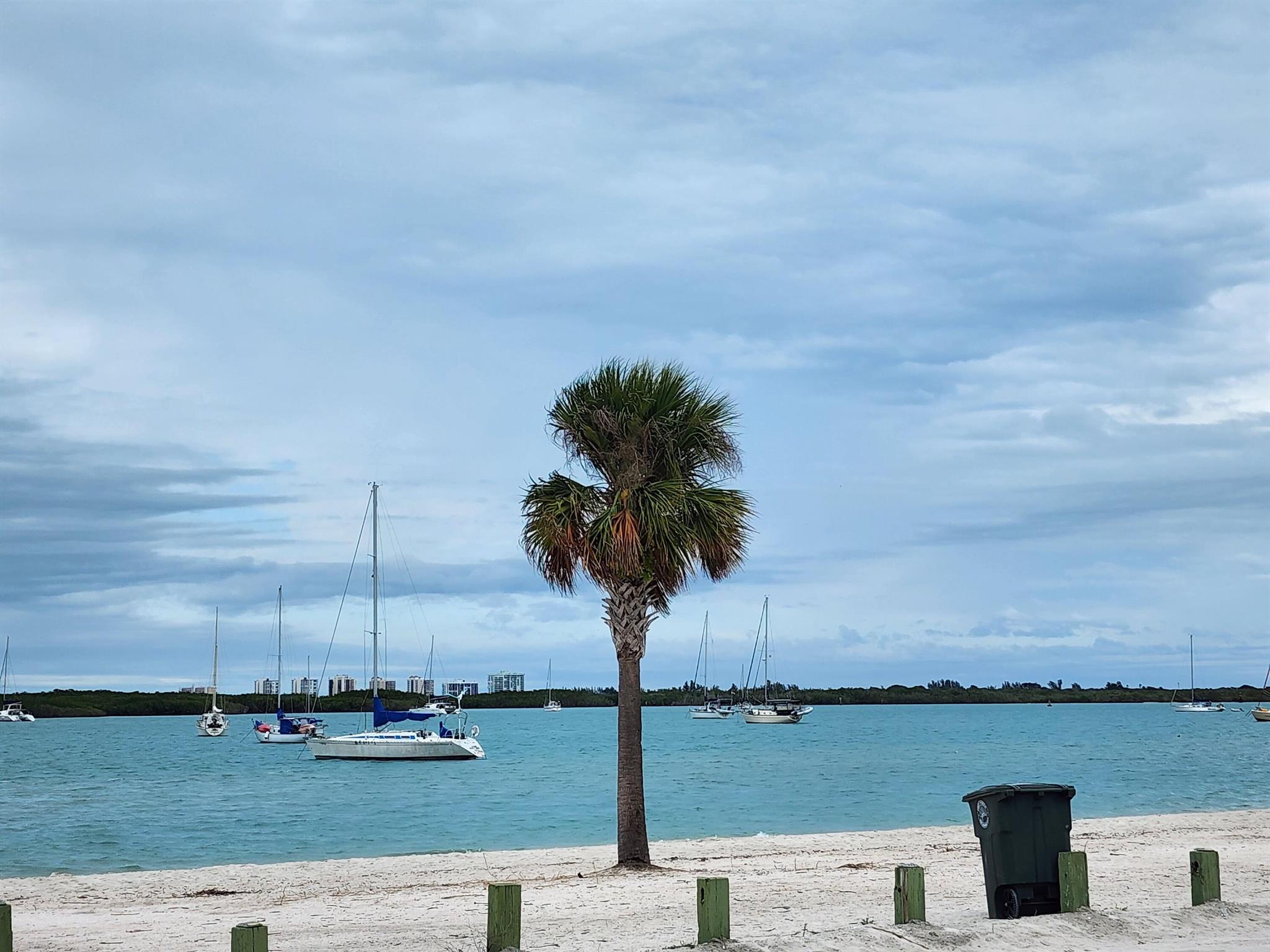 HARBOUR ISLE AT HUTCHINSO - Residential Lease