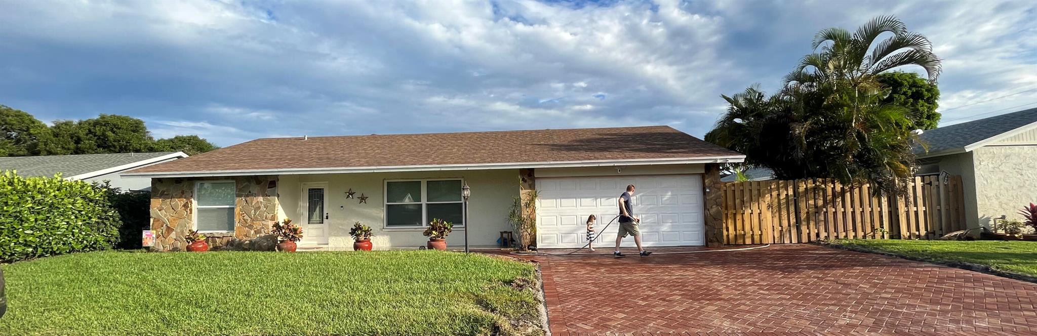 Move-in ready 3/2/2 with pool. Travertine and marble-like flooring throughout main living areas. Updated kitchen, open layout, upgrades throughout. Extra-wide drive way for 3+ cars.
