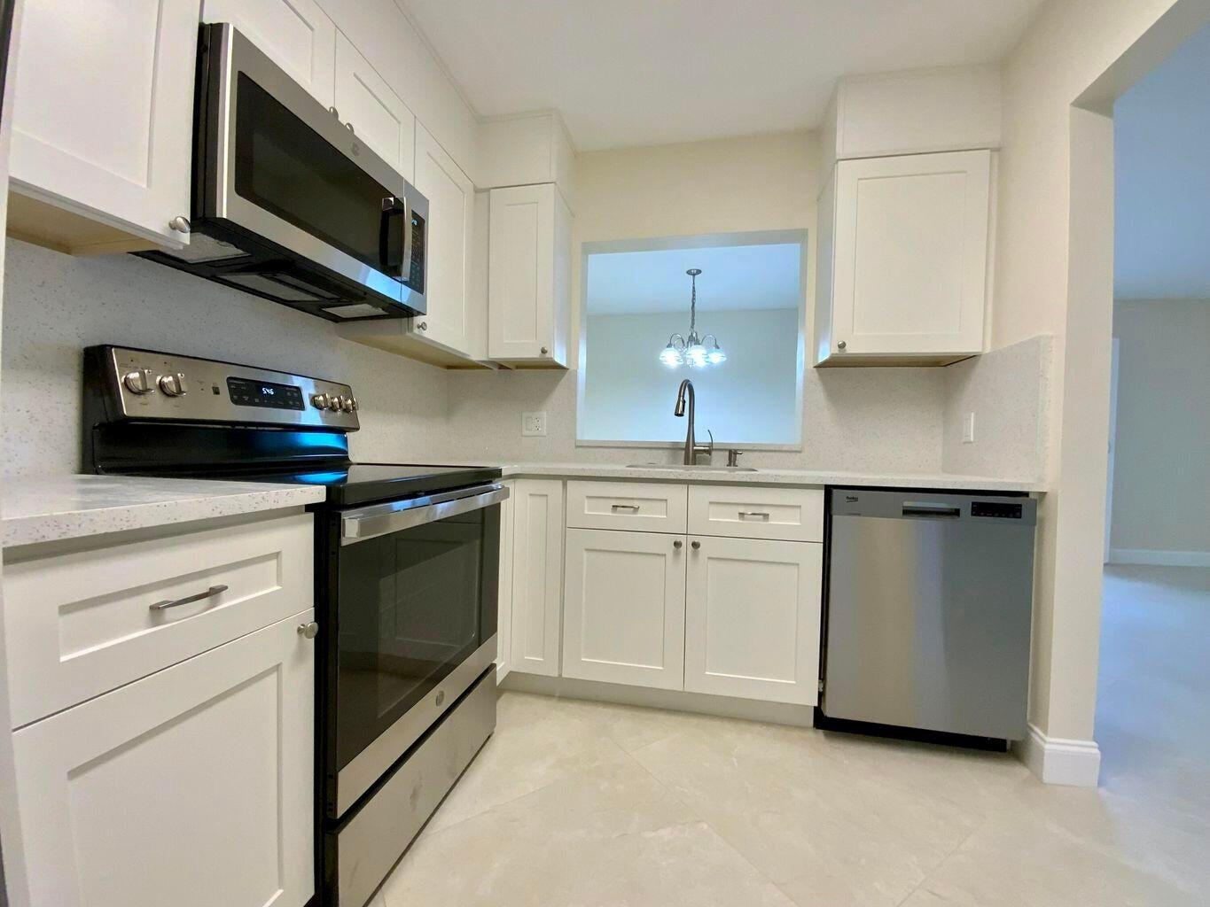 View photos, virtual tours, details... 3178 Via Poinciana 402