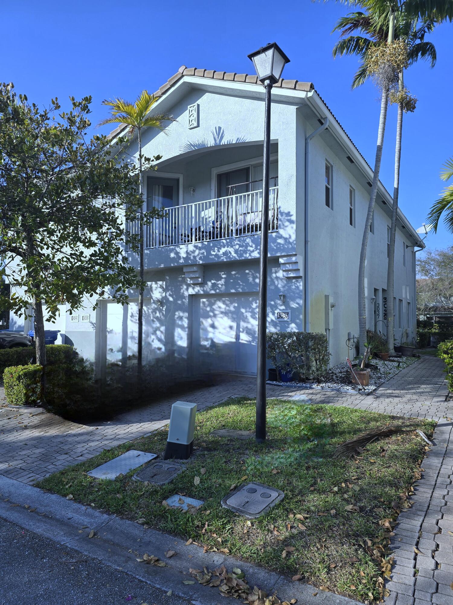 3037 Laurel Ridge Circle
