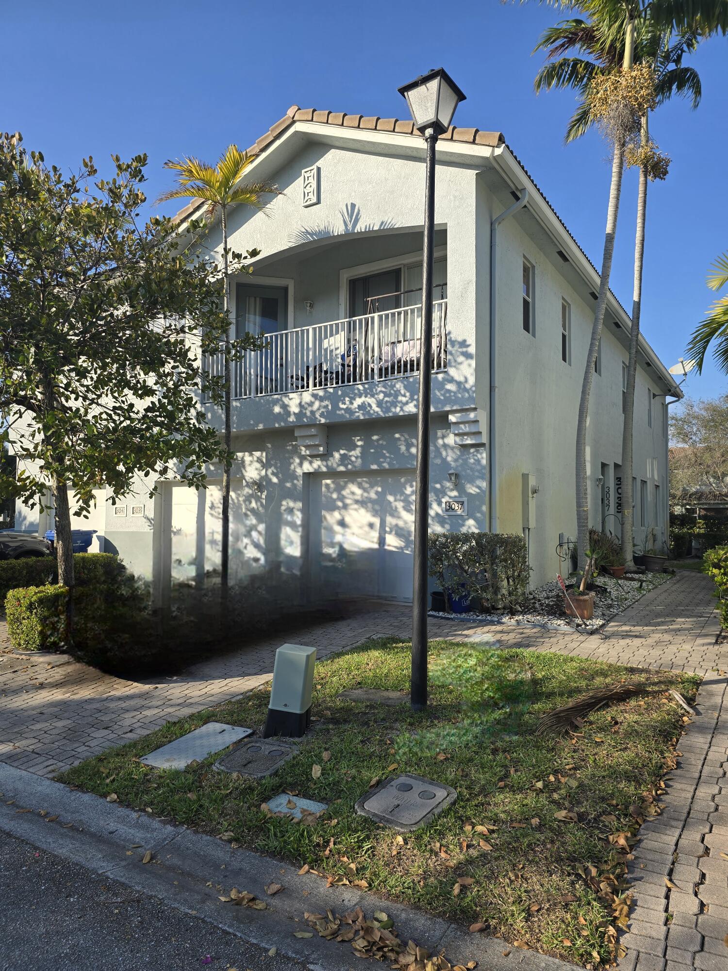 THOUSAND OAKS - Residential