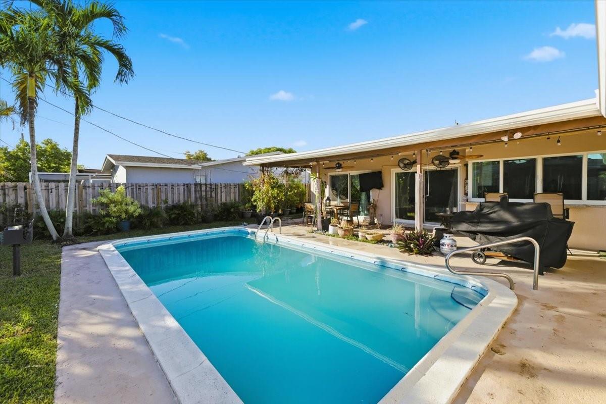 SUNRISE GOLF VILLAGE SEC - Residential