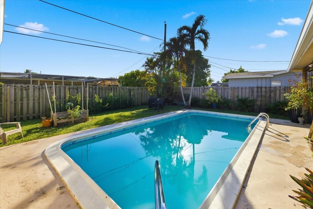 SUNRISE GOLF VILLAGE SEC - Residential